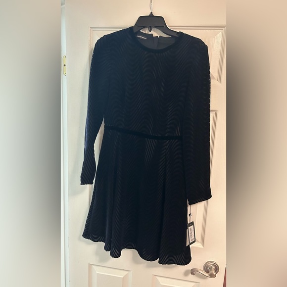 Emporio Armani open back flare dress NWT - Picture 7 of 9